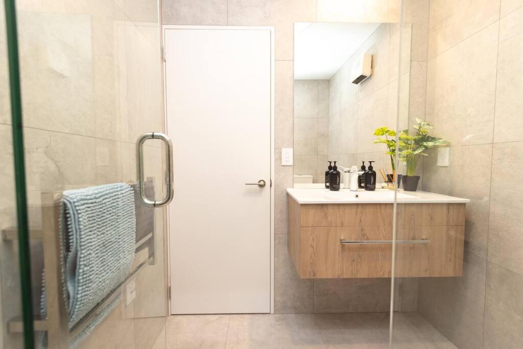 Inner City Luxury With Free Parking 크라이스트처치 외부 사진